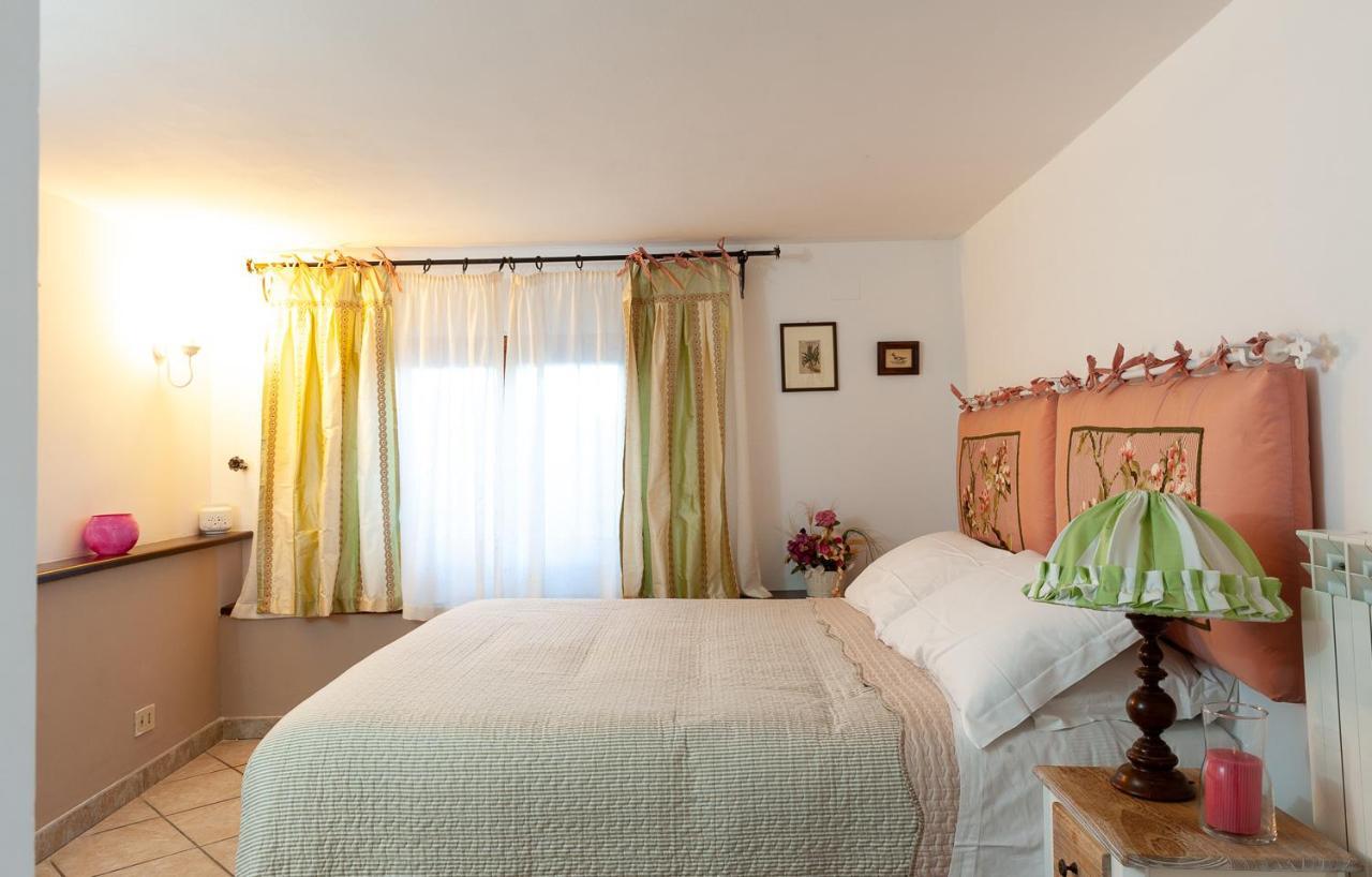 Favoloso Appartamento In Villa Monterosi ภายนอก รูปภาพ